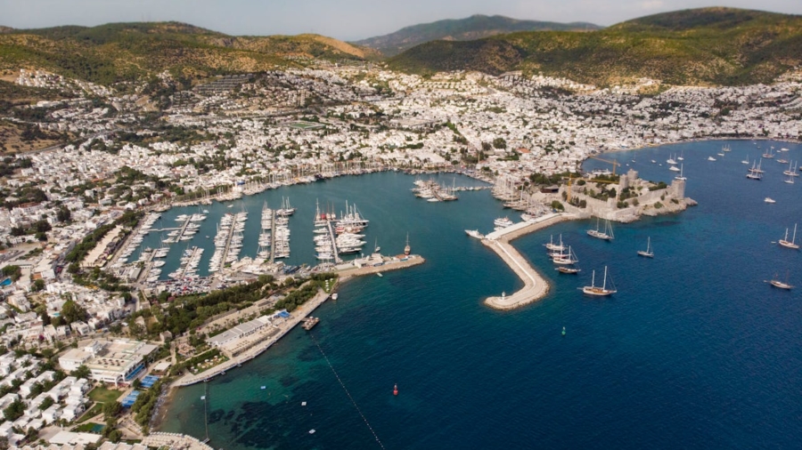 pexels-yucelozel-7849160